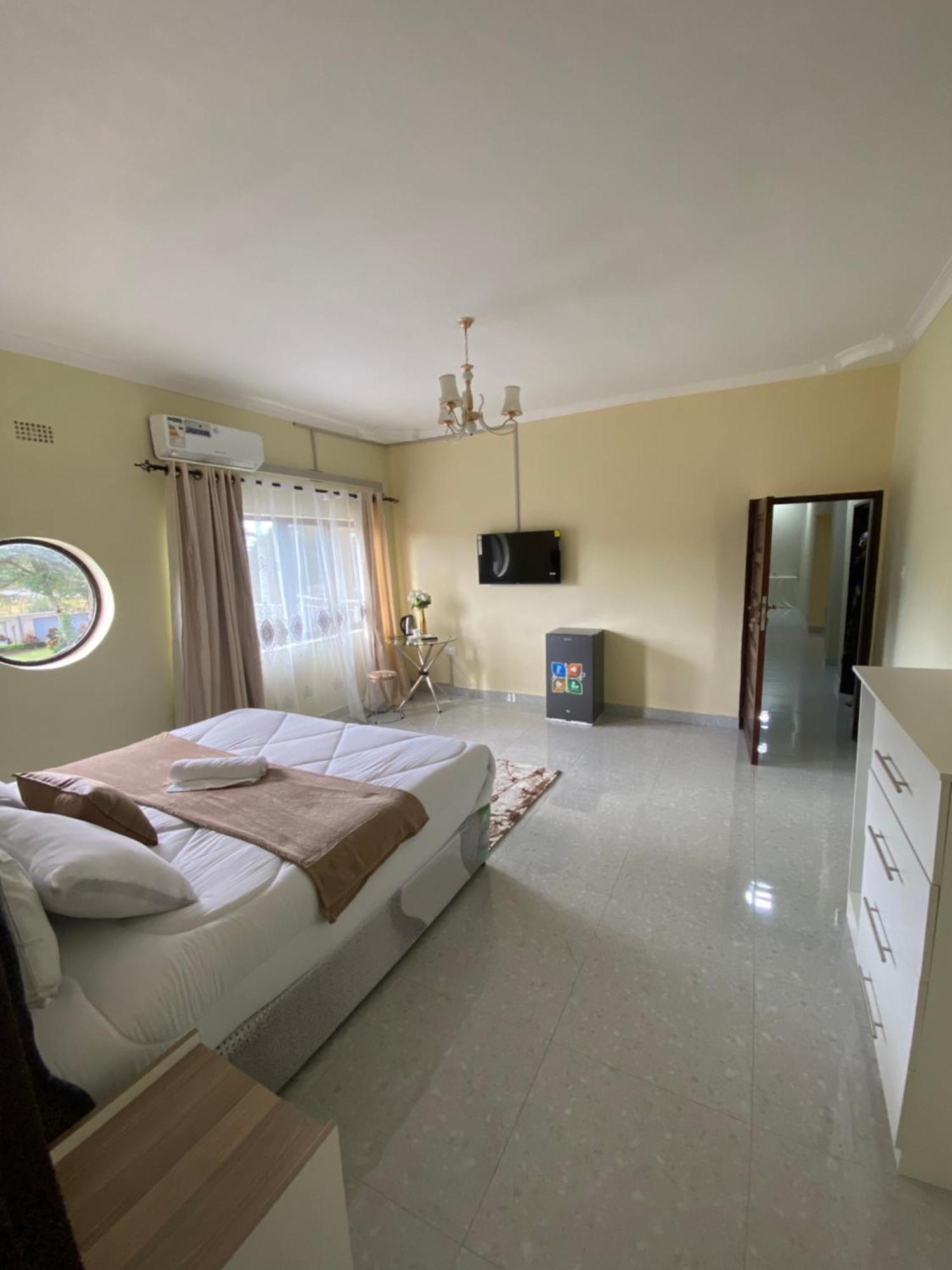 Kasbek Lodge And Tours Лусака Экстерьер фото